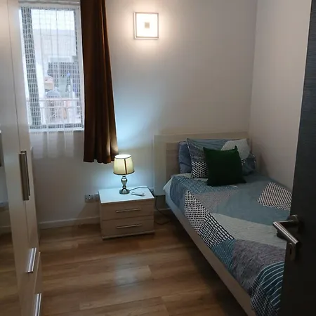St Paul'S Court Apartment