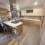 아파트 Large, Spacious 4 Bedroom With Use Of Pool 세인트폴스베이