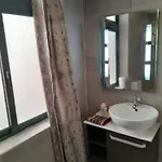 Large, Spacious 4 Bedroom With Use Of Pool 아파트 세인트폴스베이