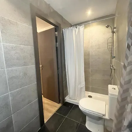 Large 4 Bedroom With Use Of Pool خليج سانت بول