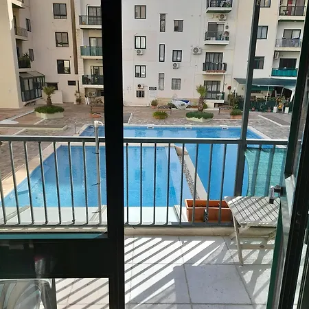Cosy 4 Bedroom With Use Of Pool Apartment *