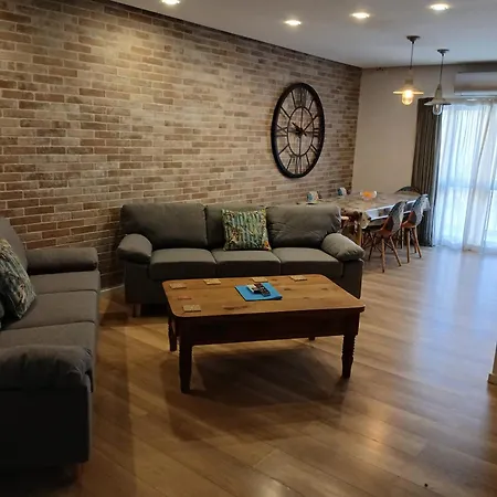 Cosy 4 Bedroom With Use Of Pool Apartment