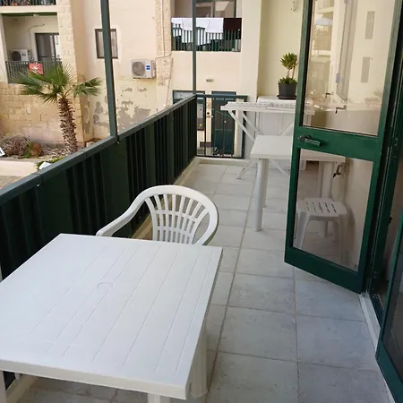 شقة Large 4 Bedroom With Use Of Pool خليج سانت بول