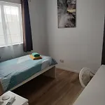 Apartman Large, Spacious 4 Bedroom With Use Of Pool