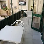 Apartman Large, Spacious 4 Bedroom With Use Of Pool San Pawl il-Baħar