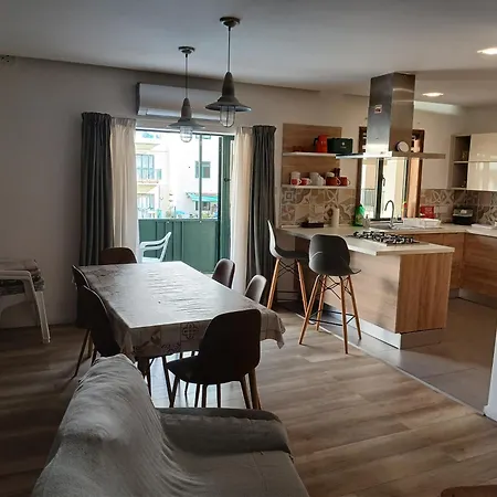Large, Spacious 4 Bedroom With Use Of Pool San Pawl il-Baħar
